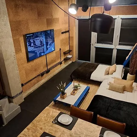 Vibescoruna - Loft Industrial Comercio 拉科鲁尼亚